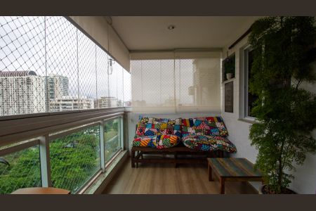 Apartamento à venda com 100m², 3 quartos e 1 vaga Apartamento à venda com 100m², 3 quartos e 1 vagaVaranda da Sala