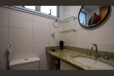Apartamento à venda com 100m², 3 quartos e 1 vaga Apartamento à venda com 100m², 3 quartos e 1 vagaBanheiro da Suíte
