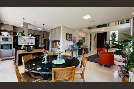 Casa de condomínio à venda com 297m², 5 quartos e 4 vagas Casa de condomínio à venda com 297m², 5 quartos e 4 vagasFoto 70