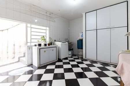 Casa à venda com 268m², 3 quartos e 2 vagas Casa à venda com 268m², 3 quartos e 2 vagasLavanderia da Casa 1