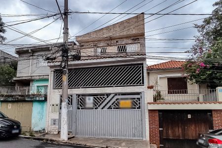 Casa à venda com 220m², 3 quartos e 2 vagas Casa à venda com 220m², 3 quartos e 2 vagasFachada