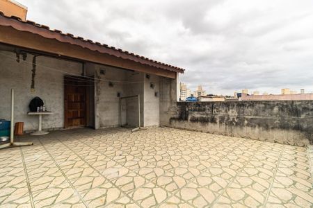 Casa à venda com 220m², 3 quartos e 2 vagas Casa à venda com 220m², 3 quartos e 2 vagasTerraço