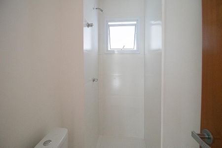 Apartamento à venda com 46m², 2 quartos e 1 vaga Apartamento à venda com 46m², 2 quartos e 1 vagaBanheiro