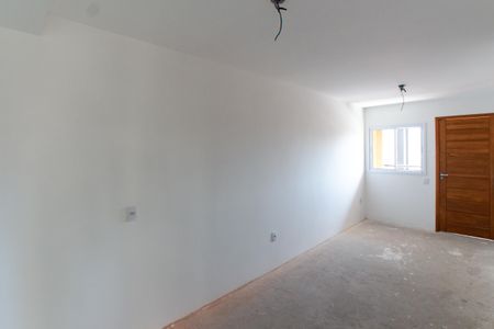 Apartamento à venda com 44m², 2 quartos e 1 vaga Apartamento à venda com 44m², 2 quartos e 1 vagaSala