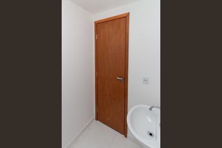 Apartamento à venda com 44m², 2 quartos e 1 vaga Apartamento à venda com 44m², 2 quartos e 1 vagaBanheiro