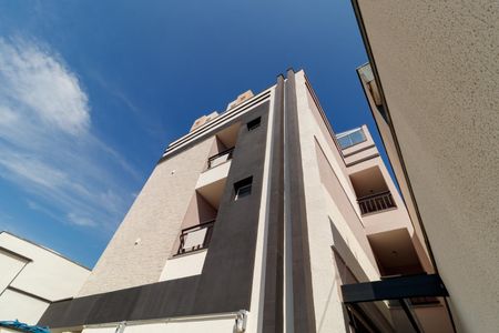 Apartamento à venda com 44m², 2 quartos e 1 vaga Apartamento à venda com 44m², 2 quartos e 1 vagaFachada