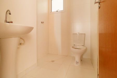 Apartamento à venda com 44m², 2 quartos e 1 vaga Apartamento à venda com 44m², 2 quartos e 1 vagaBanheiro