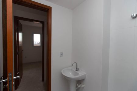 Apartamento à venda com 44m², 2 quartos e 1 vaga Apartamento à venda com 44m², 2 quartos e 1 vagaBanheiro