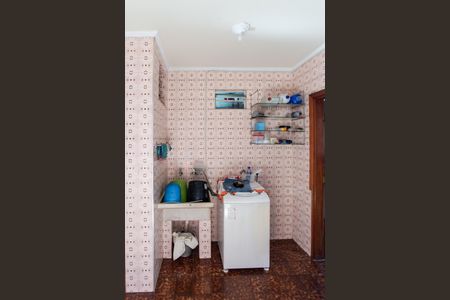 Casa à venda com 250m², 4 quartos e 3 vagas Casa à venda com 250m², 4 quartos e 3 vagasÁrea de Serviço