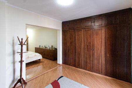 Casa à venda com 250m², 4 quartos e 3 vagas Casa à venda com 250m², 4 quartos e 3 vagasSuíte - Closet