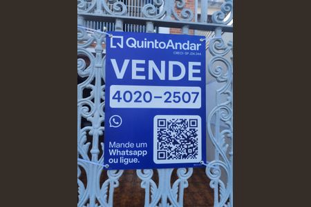 Casa à venda com 250m², 4 quartos e 3 vagas Casa à venda com 250m², 4 quartos e 3 vagasPlaca