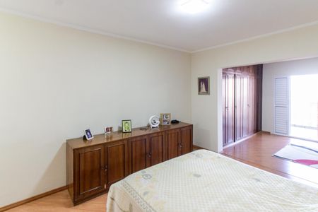 Casa à venda com 250m², 4 quartos e 3 vagas Casa à venda com 250m², 4 quartos e 3 vagasSuíte