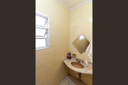 Casa à venda com 250m², 4 quartos e 3 vagas Casa à venda com 250m², 4 quartos e 3 vagasLavabo