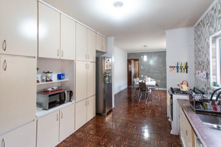 Casa à venda com 250m², 4 quartos e 3 vagas Casa à venda com 250m², 4 quartos e 3 vagasCozinha