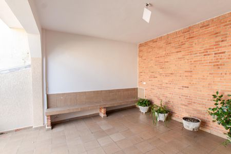 Casa à venda com 250m², 4 quartos e 3 vagas Casa à venda com 250m², 4 quartos e 3 vagasQuintal