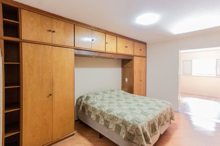 Casa à venda com 250m², 4 quartos e 3 vagas Casa à venda com 250m², 4 quartos e 3 vagasQuarto 1