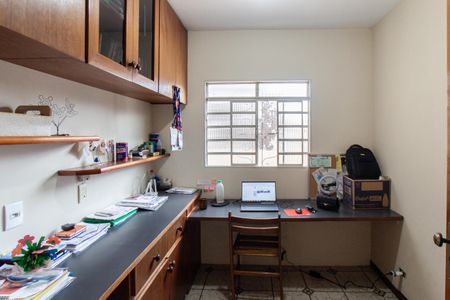 Casa à venda com 250m², 4 quartos e 3 vagas Casa à venda com 250m², 4 quartos e 3 vagasQuarto 3 - Escritório