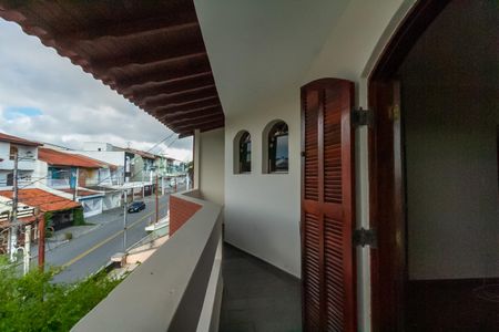 Casa à venda com 357m², 4 quartos e 6 vagas Casa à venda com 357m², 4 quartos e 6 vagasVaranda da Suíte 1
