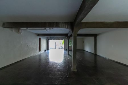 Casa à venda com 357m², 4 quartos e 6 vagas Casa à venda com 357m², 4 quartos e 6 vagasGaragem