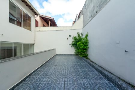 Casa à venda com 357m², 4 quartos e 6 vagas Casa à venda com 357m², 4 quartos e 6 vagasQuintal