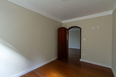 Casa à venda com 357m², 4 quartos e 6 vagas Casa à venda com 357m², 4 quartos e 6 vagasSala de Tv