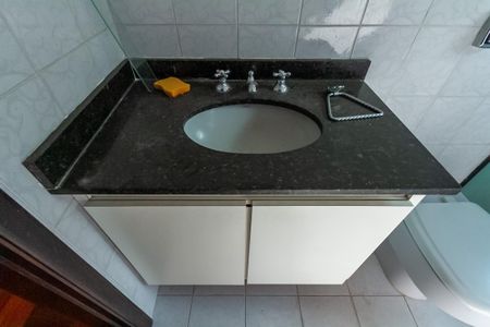 Casa à venda com 357m², 4 quartos e 6 vagas Casa à venda com 357m², 4 quartos e 6 vagasBanheiro Social