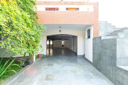 Casa à venda com 357m², 4 quartos e 6 vagas Casa à venda com 357m², 4 quartos e 6 vagasGaragem