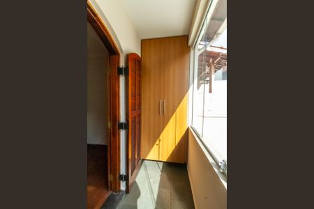 Casa à venda com 357m², 4 quartos e 6 vagas Casa à venda com 357m², 4 quartos e 6 vagasVaranda do Quarto 2