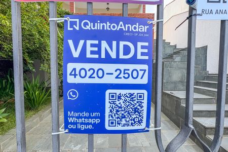 Casa à venda com 357m², 4 quartos e 6 vagas Casa à venda com 357m², 4 quartos e 6 vagasPlaca