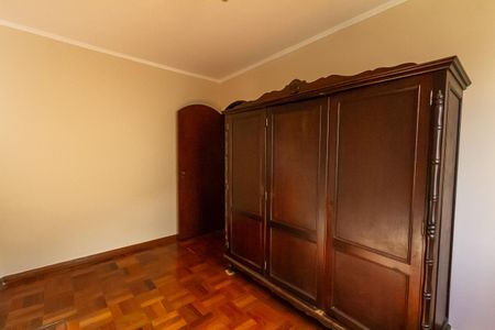 Casa à venda com 357m², 4 quartos e 6 vagas Casa à venda com 357m², 4 quartos e 6 vagasQuarto 1