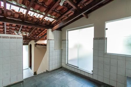 Casa à venda com 357m², 4 quartos e 6 vagas Casa à venda com 357m², 4 quartos e 6 vagasÁrea de Serviço