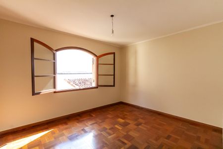 Casa à venda com 357m², 4 quartos e 6 vagas Casa à venda com 357m², 4 quartos e 6 vagasSuíte 2