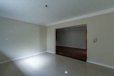 Casa à venda com 357m², 4 quartos e 6 vagas Casa à venda com 357m², 4 quartos e 6 vagasCozinha