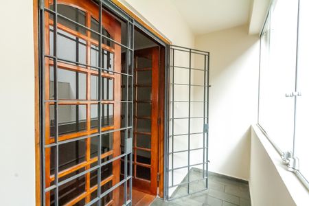 Casa à venda com 357m², 4 quartos e 6 vagas Casa à venda com 357m², 4 quartos e 6 vagasVaranda da Sala de Jantar