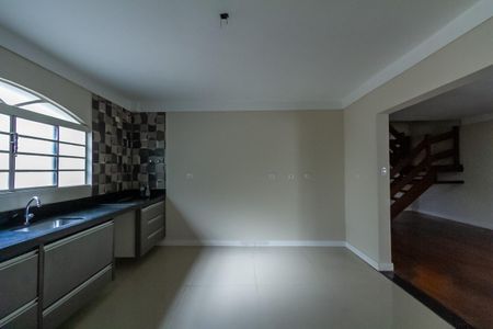 Casa à venda com 357m², 4 quartos e 6 vagas Casa à venda com 357m², 4 quartos e 6 vagasCozinha