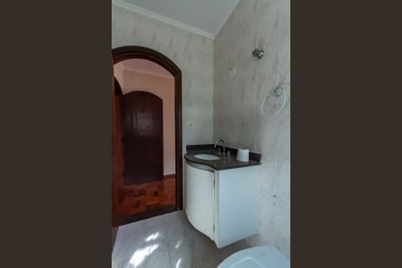 Casa à venda com 357m², 4 quartos e 6 vagas Casa à venda com 357m², 4 quartos e 6 vagasBanheiro da Suíte 2