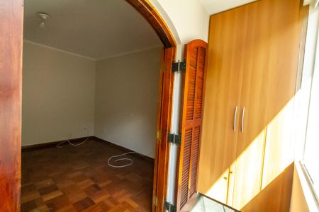 Casa à venda com 357m², 4 quartos e 6 vagas Casa à venda com 357m², 4 quartos e 6 vagasVaranda do Quarto 2
