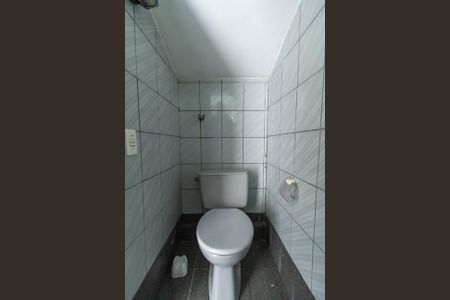 Casa à venda com 357m², 4 quartos e 6 vagas Casa à venda com 357m², 4 quartos e 6 vagasBanheiro Garagem