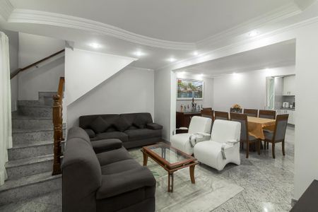 Casa à venda com 350m², 3 quartos e 2 vagasSala