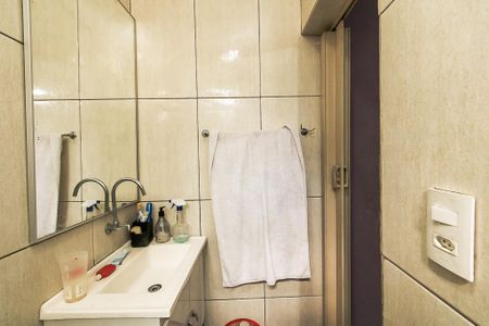 Casa à venda com 220m², 4 quartos e 2 vagas Casa à venda com 220m², 4 quartos e 2 vagasBanheiro da Suíte