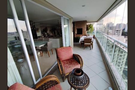 Apartamento à venda com 240m², 4 quartos e 4 vagas