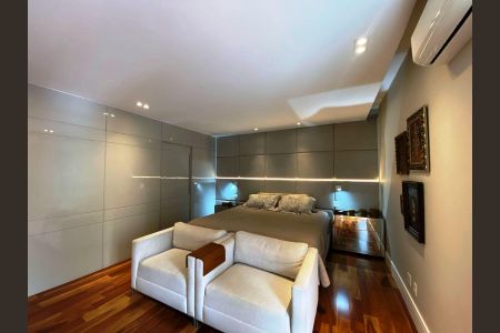Apartamento à venda com 240m², 4 quartos e 4 vagas