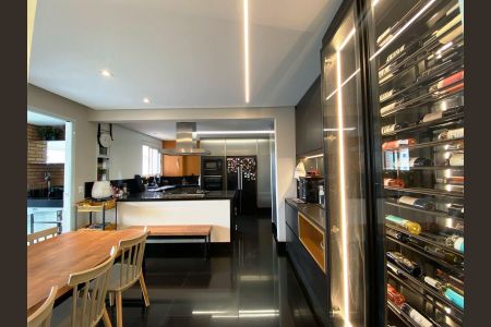 Apartamento à venda com 240m², 4 quartos e 4 vagas