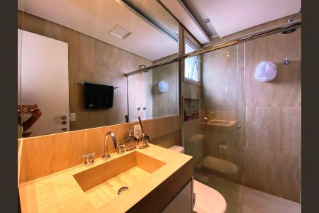 Apartamento à venda com 240m², 4 quartos e 4 vagas