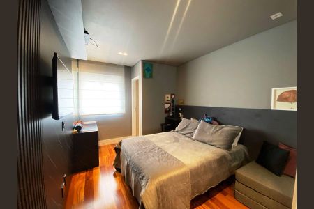 Apartamento à venda com 240m², 4 quartos e 4 vagas