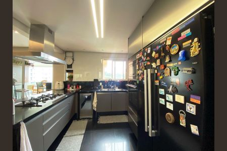 Apartamento à venda com 240m², 4 quartos e 4 vagas