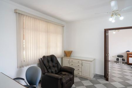 Casa à venda com 585m², 4 quartos e 10 vagasEscritório