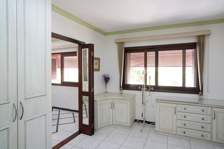 Casa à venda com 585m², 4 quartos e 10 vagasCloset da suíte 1