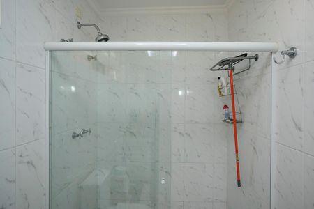 Casa à venda com 585m², 4 quartos e 10 vagasBanheiro da suíte 2