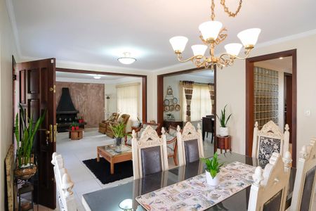 Casa à venda com 585m², 4 quartos e 10 vagasSala